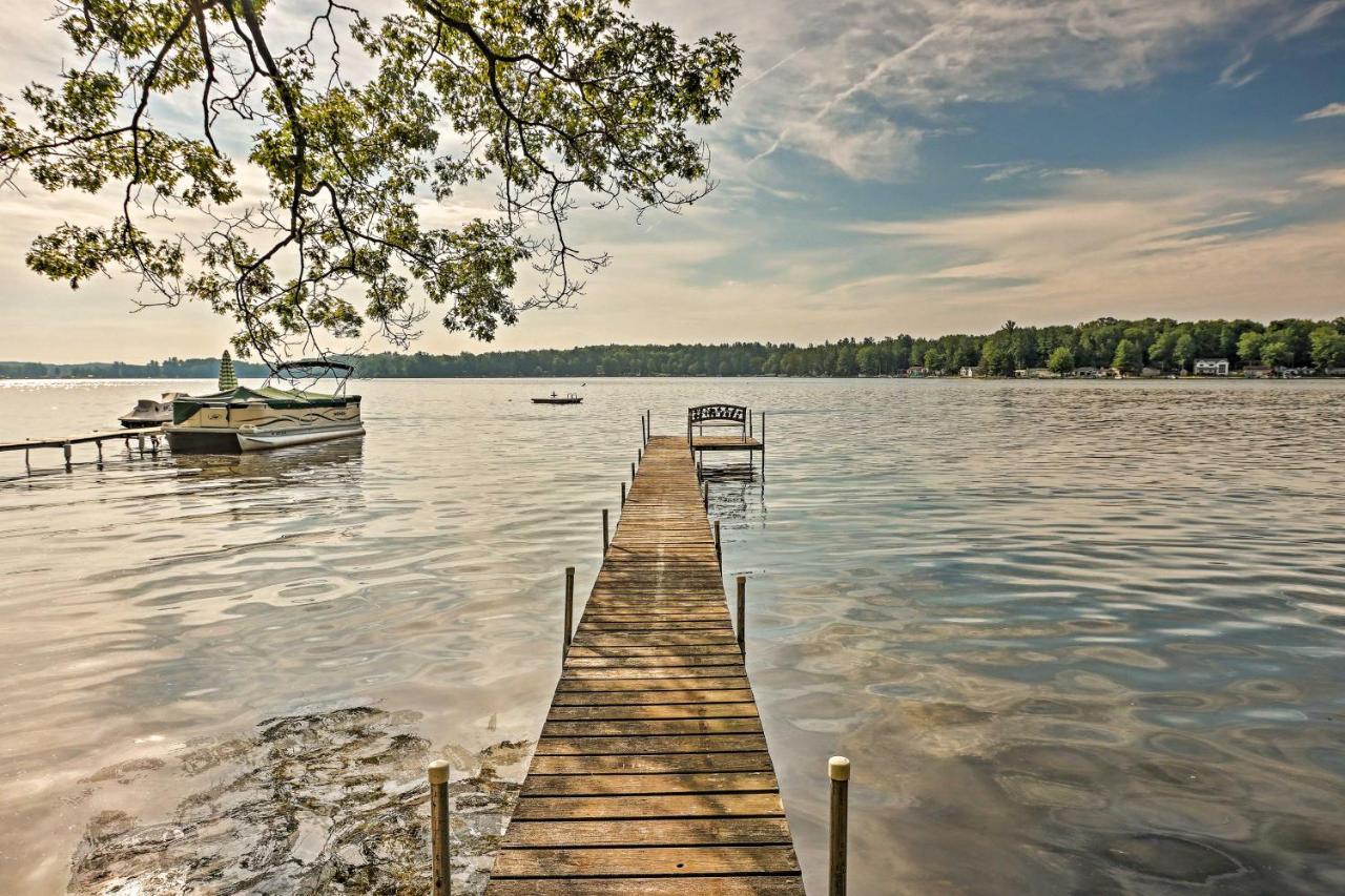 הוילה Le Roy Lakefront Retreat With Dock And Kayaks! מראה חיצוני תמונה